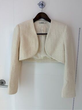Luxury Elegant Cropped Cream Bouclé Jacket - Womens Jackets & Coats